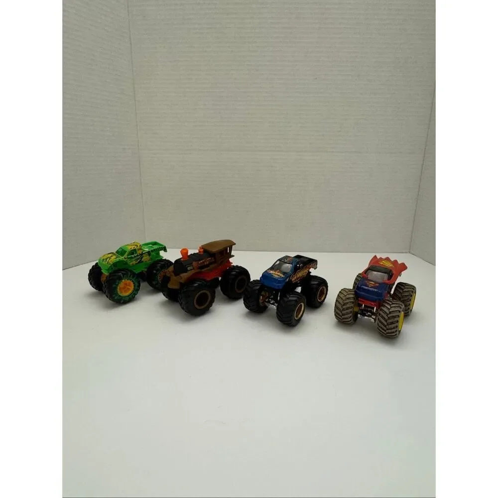 Hot Wheels Monster Trucks Set of 4 Loco Punk Superman Gunkster Beat That